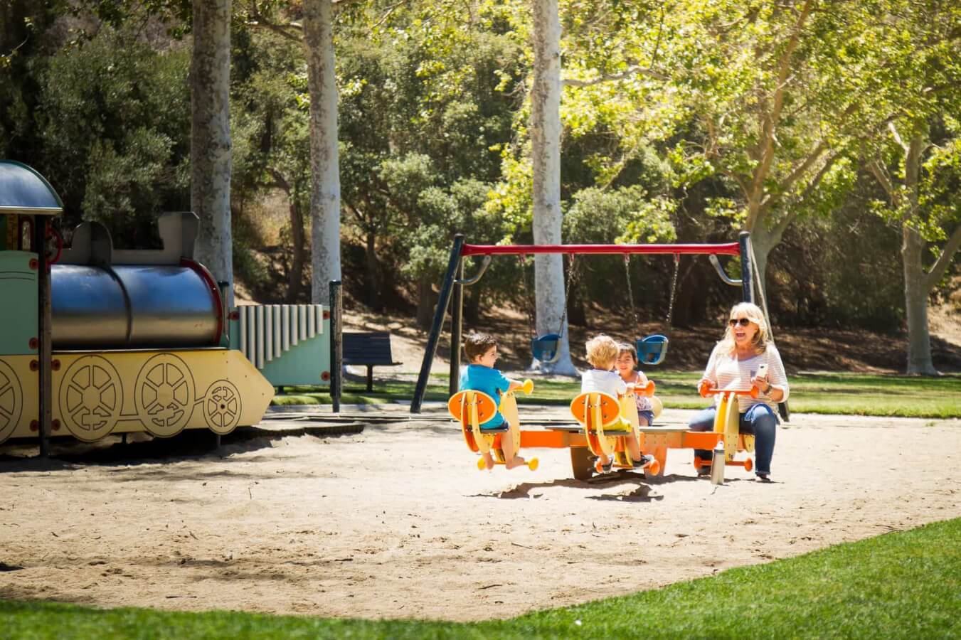 Neighborhoods arroyo verde family