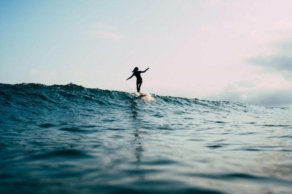 Eight Ventura Surfing Tips surfer hanging ten at surfers point