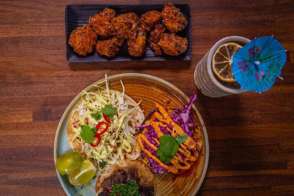 Where Can I Find a Great Happy Hour in Ventura? rocks and drams food
